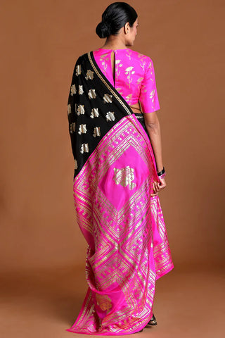 Black Fin Lake Saree