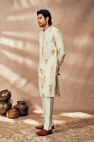 Ivory Traveller's Palm Jacquard Kurta With Pants